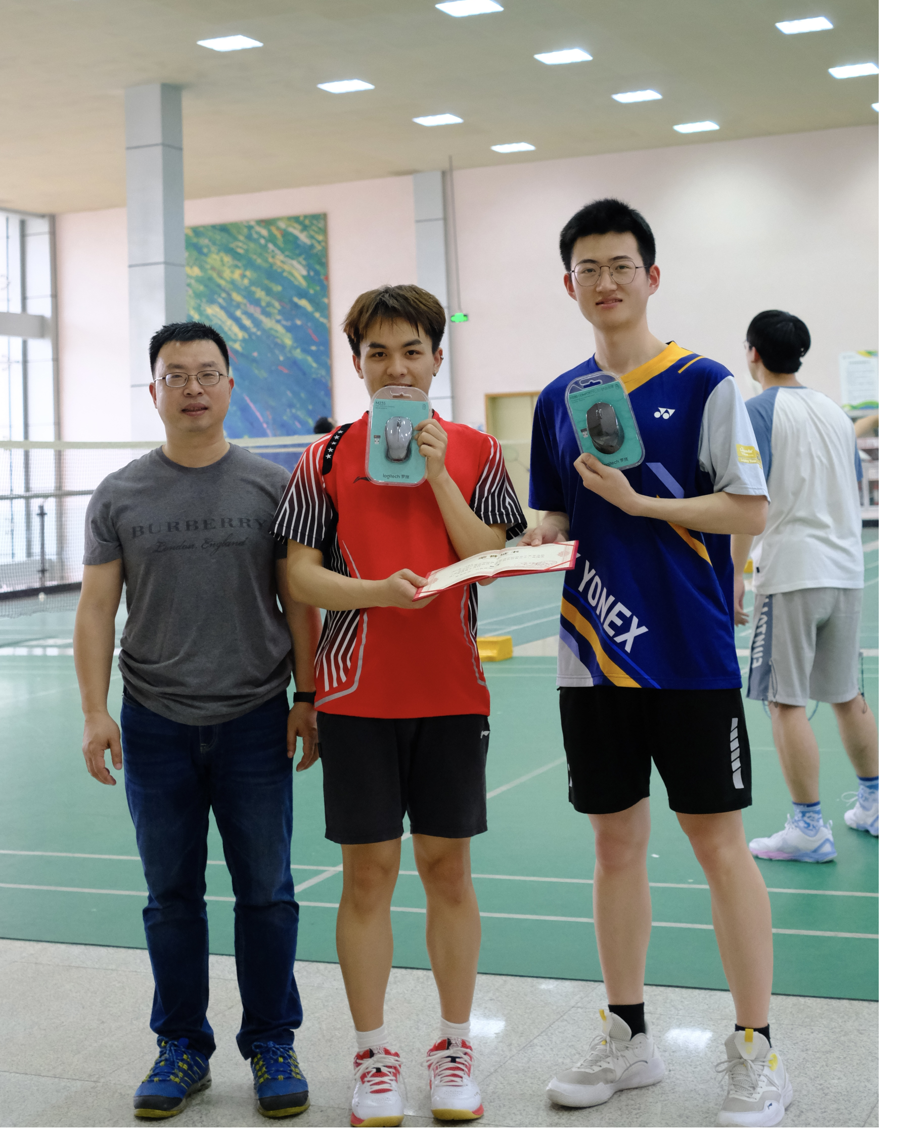 我院顺利举行师生羽毛球友谊赛